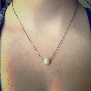 Pearl necklace with chain